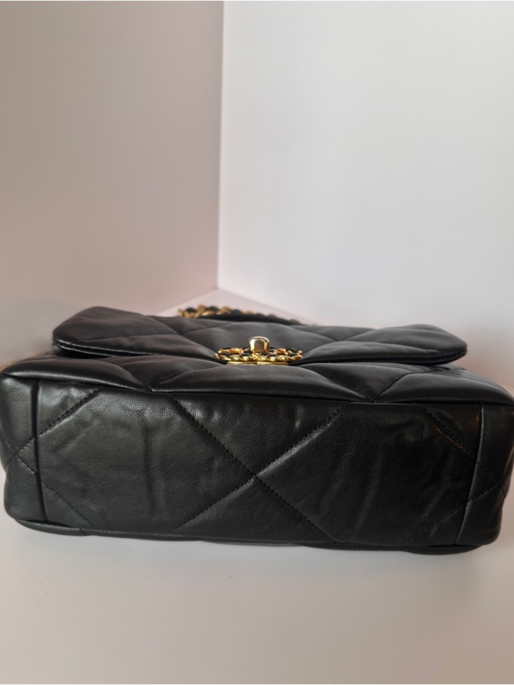 CHANEL 19 Medium Flap Black Goatskin | Excellent | Full Set | Authenticated - Picture 11 of 17